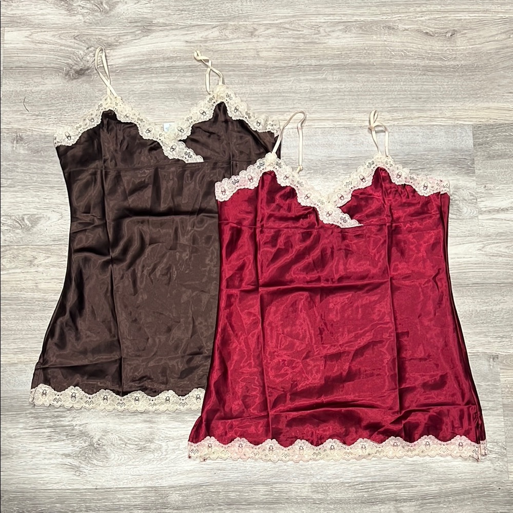 Women's 2-Pack Brown and Red Lace Trim Intimate Sleep Tops